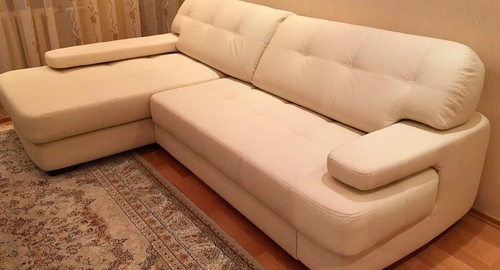Обивка углового дивана.  Первомайская